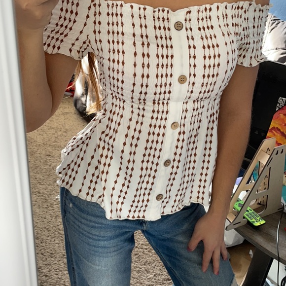 RUE21 Off-Shoulder Patterned Top - Picture 3 of 6